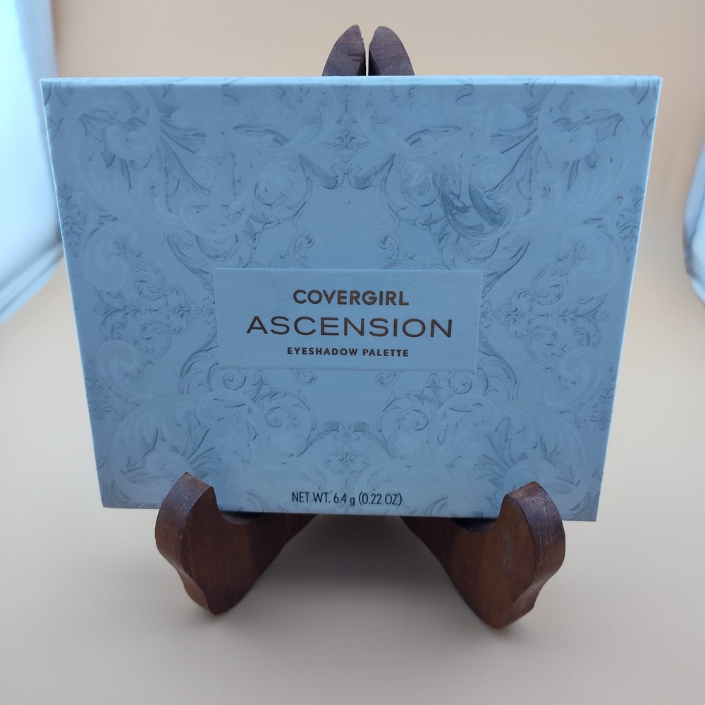 Covergirl Ascension eyeshadow palette cosmetics beauty glamour make-up travel